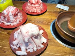 -洞庭洲·防空洞火锅·铜锅涮肉·烧烤(新百广场店)