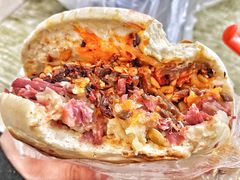 肉蛋双飞夹馍-清真马乐贝腊牛肉蛋黄菜夹馍(马蓉洒金桥店)