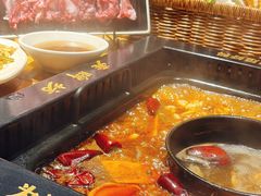 -老牌坊云南鱼豆花火锅(爱建店)