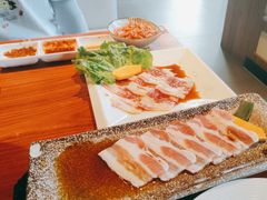 -山之屋炭火烧肉·生啤畅饮(大朗万科中央公园店)