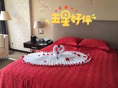 -西安绿地假日酒店