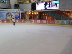 -正佳冰河湾真冰滑冰场