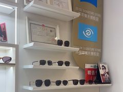 -美式眼镜·授权蔡司.依视路.尼康.豪雅.明月(南翔印象城店)