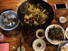 -富正毅三下锅·湘西韵味(天门山索道店)