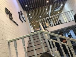 -SIX Hair Consultant