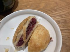 玫瑰鲜花饼-云海肴·汽锅鸡·云南代表菜(东坝金隅店)