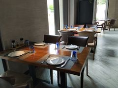 靠窗位-巴别塔法餐舍(合作路店)