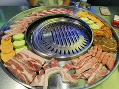 -哈哈碳都·牛肋条无限自助烤肉(台江万达店)