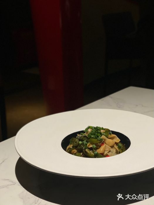 上上瓷·艺境川菜(IFS旗舰店)烧椒鹅肠图片