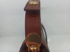 -爱革·洗衣改衣·洗鞋修鞋·洗包修包·奢侈品护理(宝地广场店)