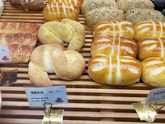 -焙丽拾光(麦凯乐直营店)