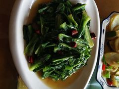 -临江餐馆二楼美食部落