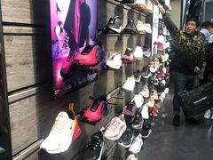 -ABC MART(心斎橋店)