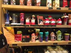 零售区-星巴克(港汇1号办公楼店)