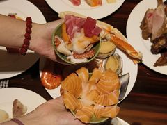 -广州万富希尔顿酒店·感趣自助餐厅·金秋蟹宴生蚝海鲜刺身