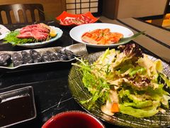 -山川小町·极番烧肉(新地假日广场店)
