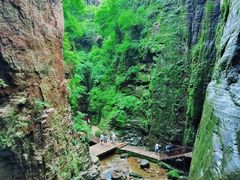 -龙潭大峡谷