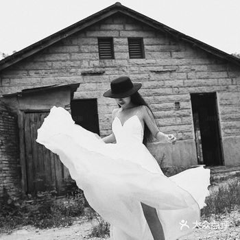 「进部婚纱摄影品牌连锁(红旗广场店)」踏莎行