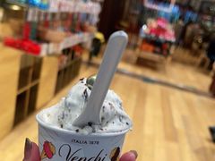-VENCHI 闻绮(上海佛罗伦萨小镇店)