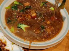 猪肉炖粉条-东北哈尔滨酱骨头馆房掌柜铁锅炖