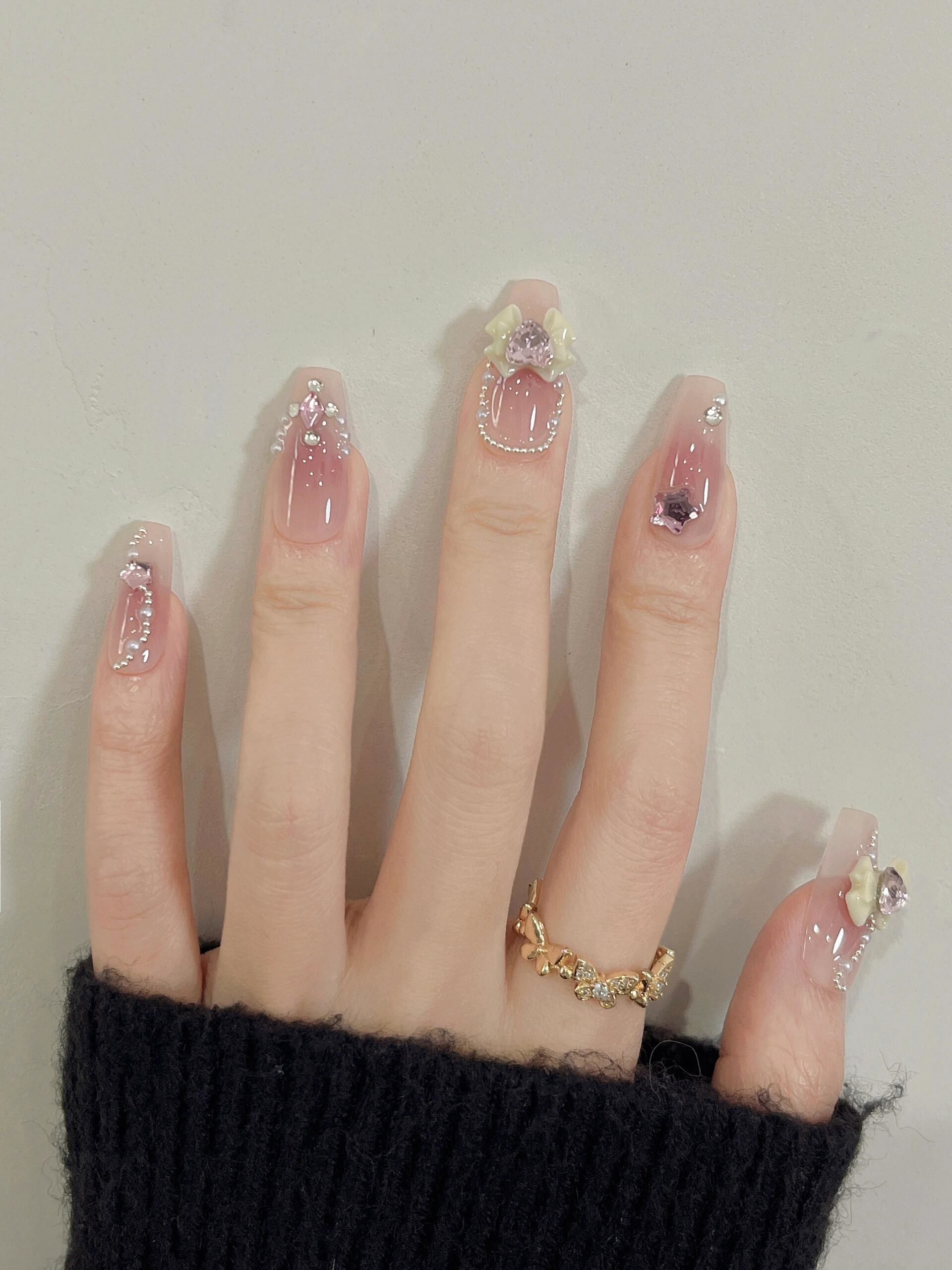 甜美淑女蝴蝶结美甲