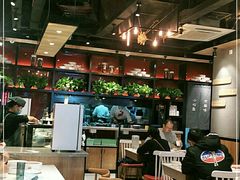 大堂-渝是乎酸菜鱼·川渝小炒(新世界百货望京店)