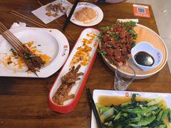 -范二妹独特烧烤夜宵城(宜宾总店)
