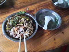 -灵山卢梅燕粉店