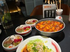 -麻六记(凤凰汇店)