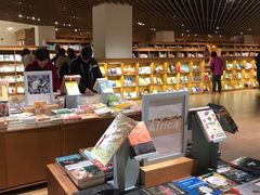 -新华文创·光的空间