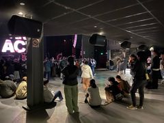 -瑞虹新天地月亮湾