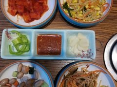 -明洞阿姨·韩式酱蟹烤肉·创意料理(三元桥店)