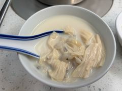 每日糖水-肥仔文澳门猪骨煲(南京西路店)