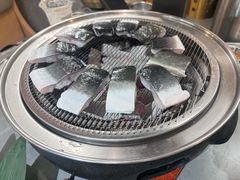 金牌鳗鱼半条-围炉肉舍•炭烤活鳗•丹东海鲜烤肉(步行街店)