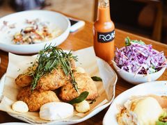 -ROAST coffee & eatery