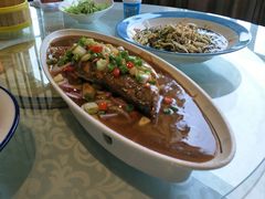 -依江春水烤鸭店