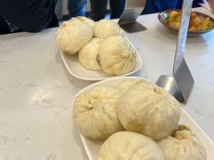 李与白酱肉包-李与白包子铺(桐梓林店)