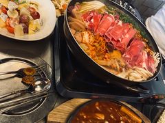 部队锅-MI WU FACTORY米屋美食工厂餐厅(绿地店)