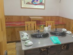 -屯老二农家铁锅炖·行业领军者(梅江店)
