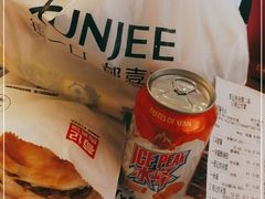 -荀记肉夹馍(三八家乐福店)