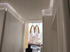-麦当劳(徐汇漕溪北路百脑汇店)