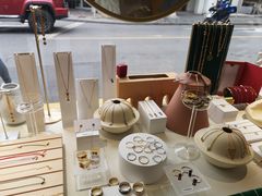 -LADY FAFA(巨鹿路陕西南路路口店)