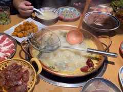 -洱火云南酸菜牛肉火锅(石景山当代商城店)