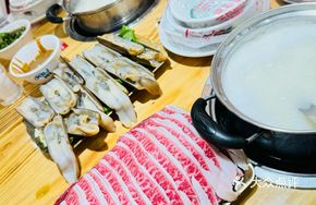 Fresh-Opened Clams