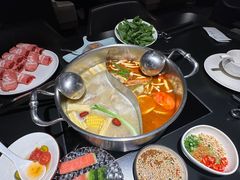 -鲜入唯煮·港式海鲜牛肉火锅(金宝街店)