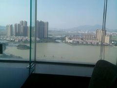 -荣誉国际酒店-云顶旋转餐厅