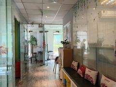 -新世界教育iVEE·英语日语西语(金桥校区)