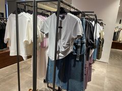 -URBAN REVIVO(高德置地广场·春广场店)