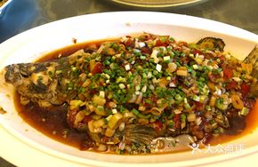 Dry-Braised Mother Pigshell Fish