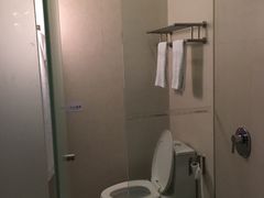 -卡罗酒店(东门晒布地铁站店)